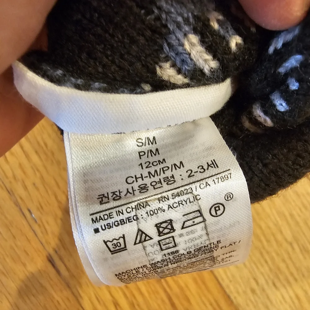 Gap mittens